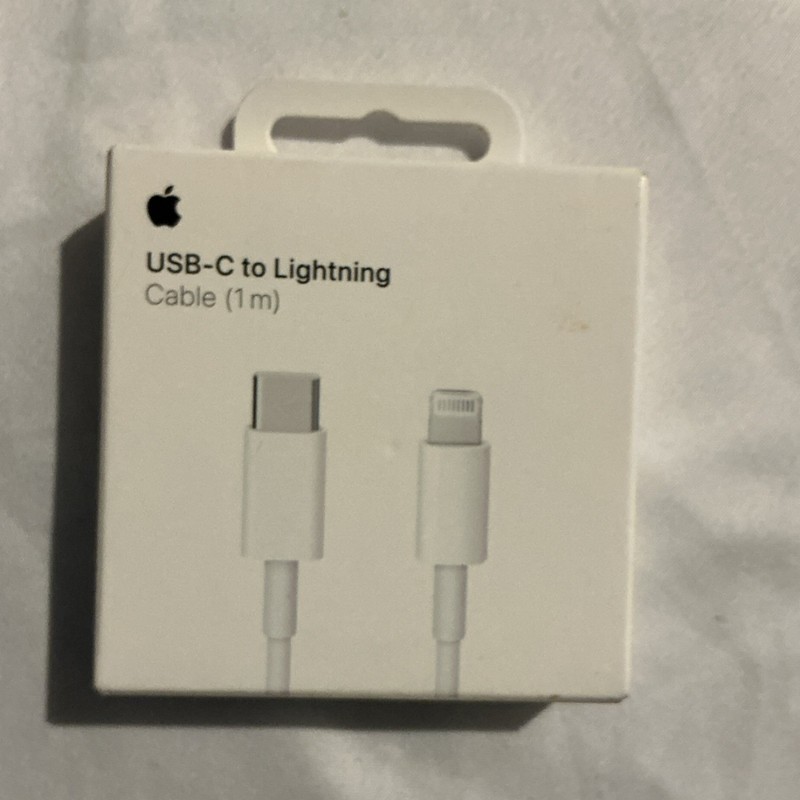 Apple USB-C to Lightning Cable 1m White A2561 MUQ93AM/A