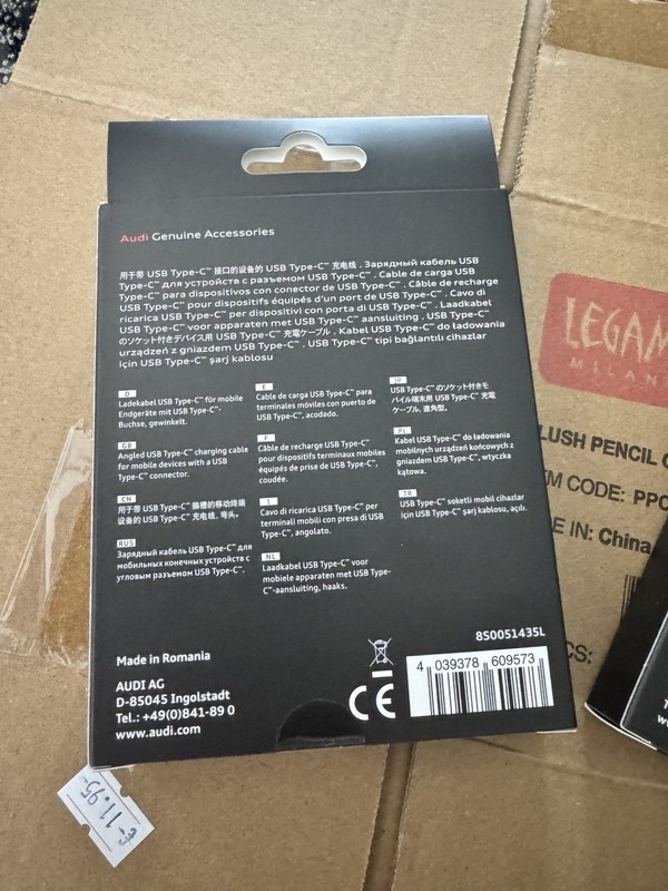 🧨Black Friday 8S0051435L - USB-C to USB-C Corner Charging Cable, Red gallery