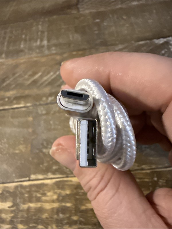Wireless Gear 3ft Fabric USB Cable gallery