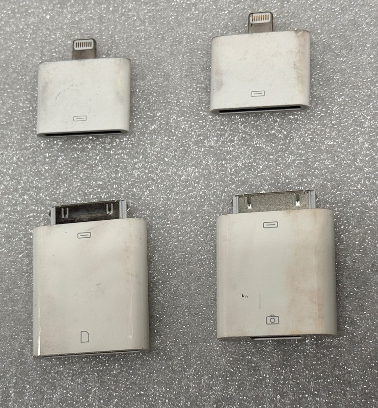 Bundle of (2) x Apple A1468 (30 pin to Lightning) + A1362 + A1358 (USB+SD Card) gallery