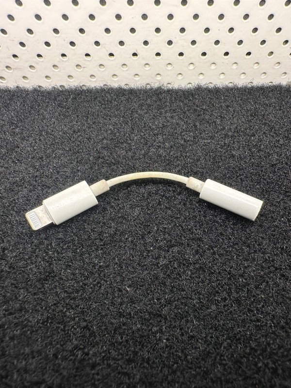 Apple USB-C to Lightning Cable + Lightning to 3.5mm Adapter Bundle Genuine gallery