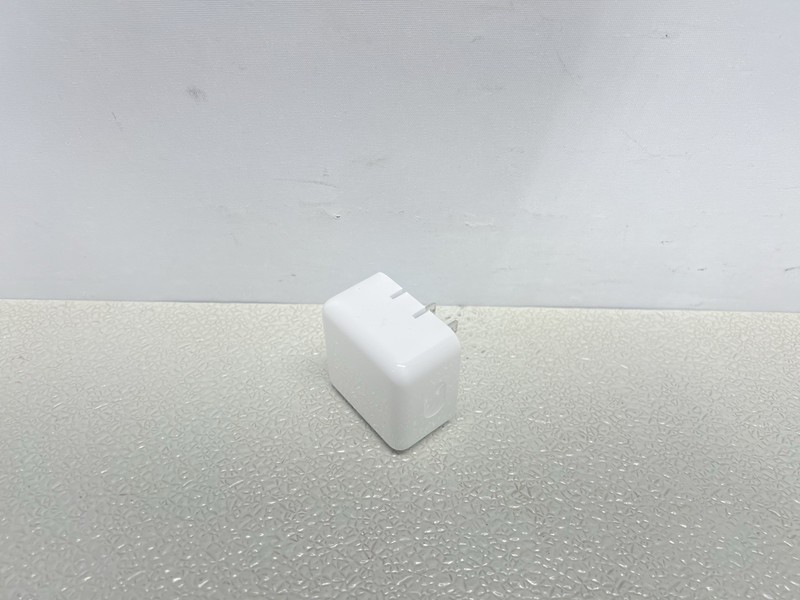 Apple - 35W Dual USB-C Port Compact Power Adapter - White - gallery