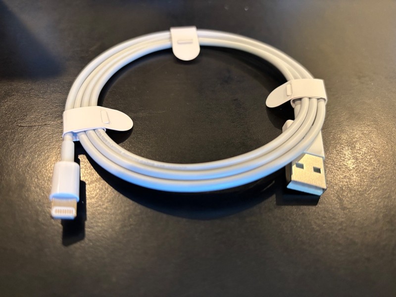 Apple 3ft. (1m) Lightning to USB Cable - White - brand new gallery