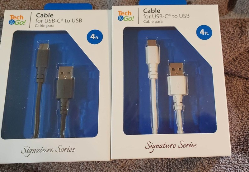 2 Tech & Go USB Cable usb-c to usb-a 1 white 1 black 4ft