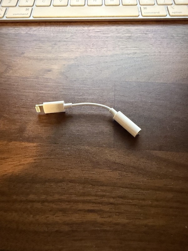 Genuine Apple Lightning to 3.5mm Jack Adapter A1749 Original iPhone 8+ X 11 12
