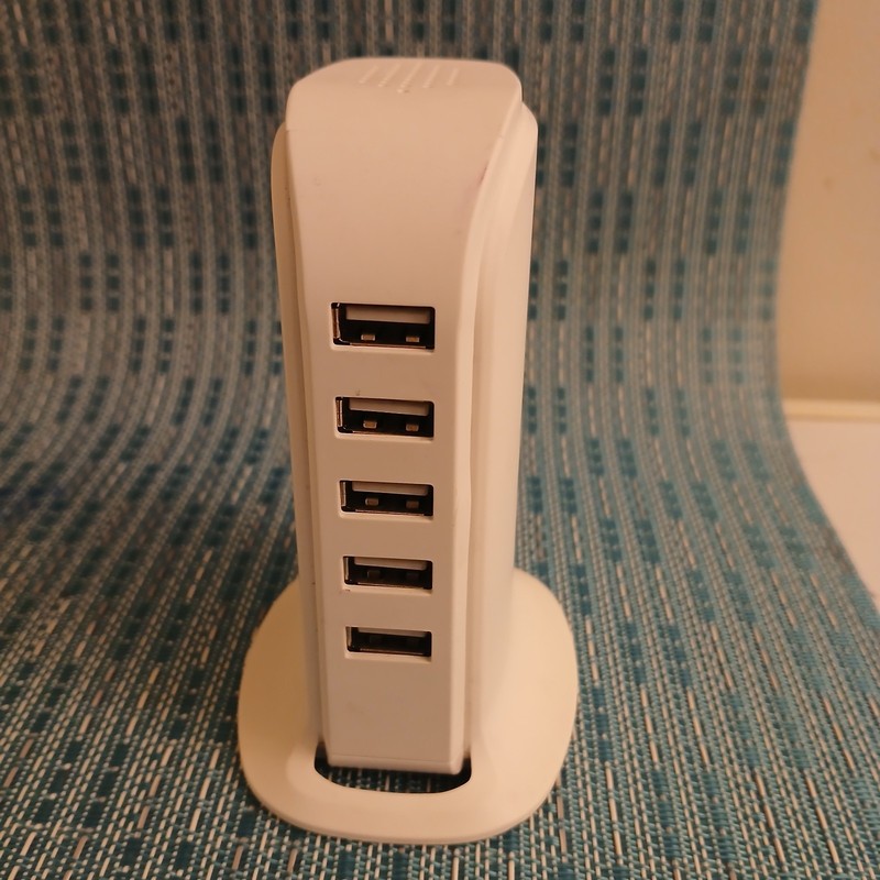 MyCharge Power Hub 5 Port USB Tower gallery