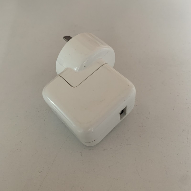 Genuine Apple iPod USB Power Supply A1205