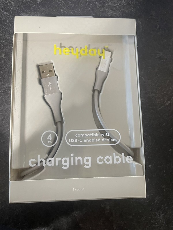 heyday™ 4′ USB-C to USB-A Round Cable – Cool Gray/Silver