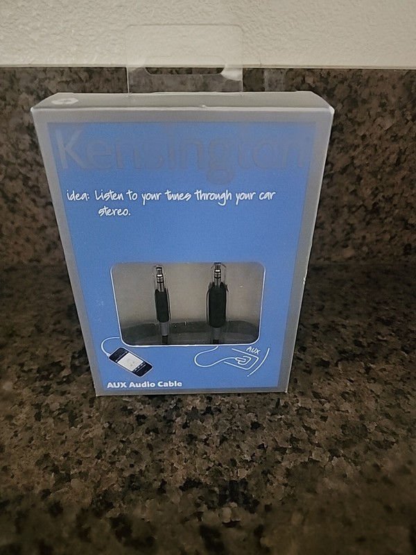 Kensington Car Audio AUX Cable for iPhone/iPod including iPhone 4S gallery
