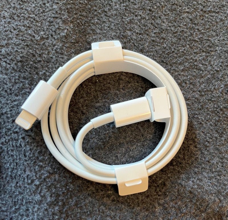 Apple USB-C to Lightning Cable (41″) – Charging Cable – New No Box – Unused