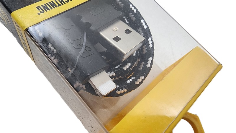 Lot of 2 CAT CAT-PC-ACL 6 Foot Lightening to USB-A Cables gallery