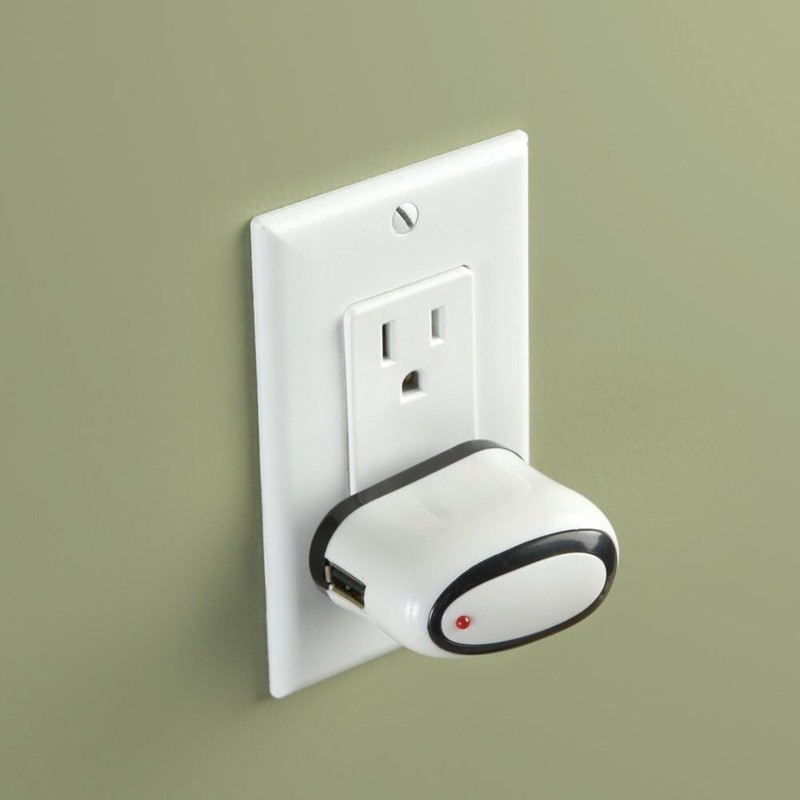 Adaptive Output Single USB Port Travel Charger Wall Adapter Travel Charger gallery