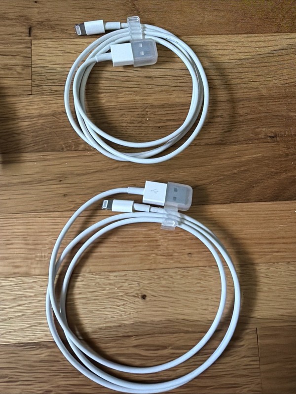 OEM Apple 3ft. (1m) Lightning to USB Cable - White Lot Of 6 gallery