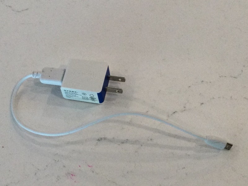 DYNEX White #DX-SW1U. Excellent Condition.