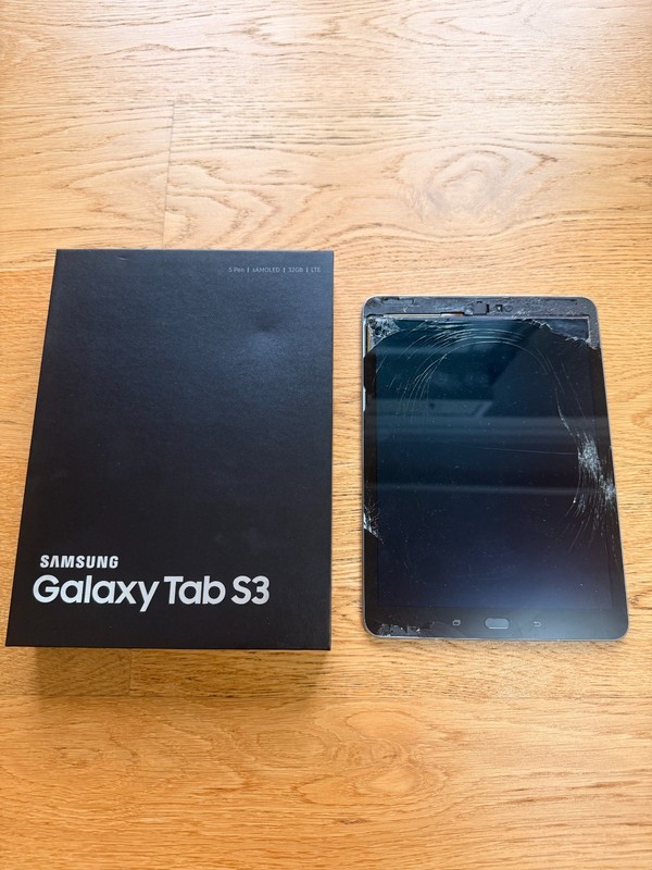 Samsung Galaxy Tab S3 – For Parts – with USB Cable and Pen