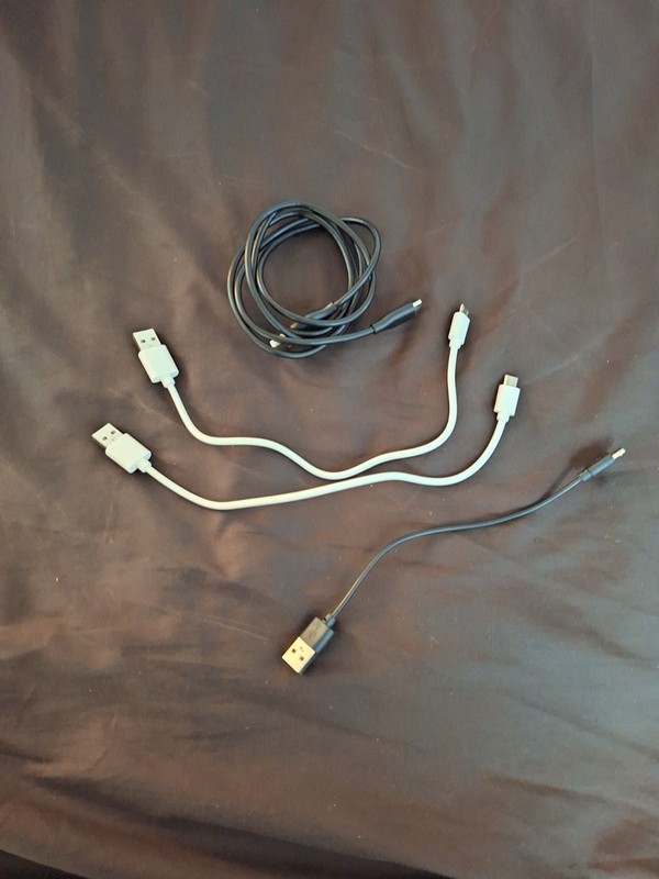MICRO USB charging cables (4)
