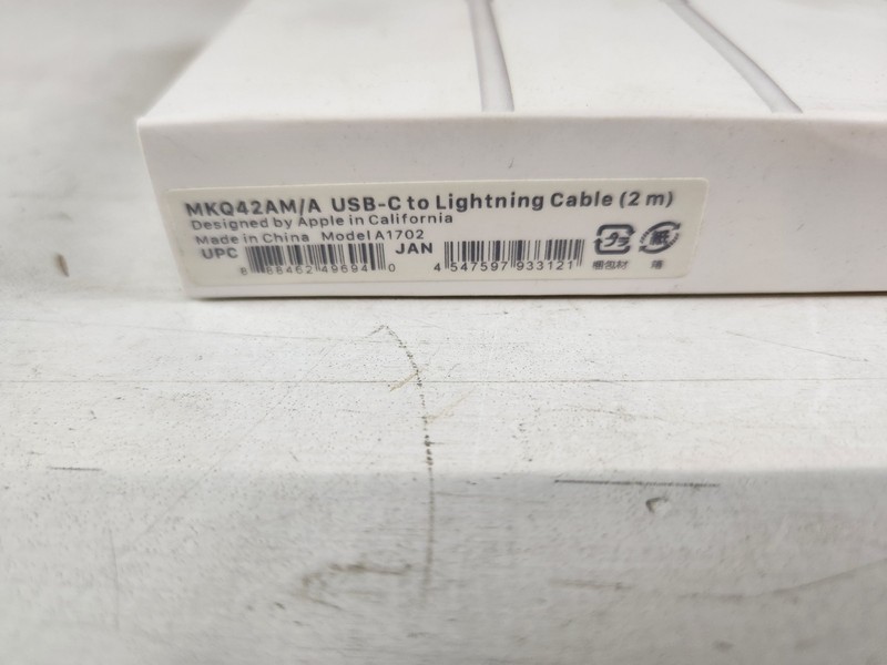 Apple USB Type C-to-Lightning Charging Cable - White, 2M gallery
