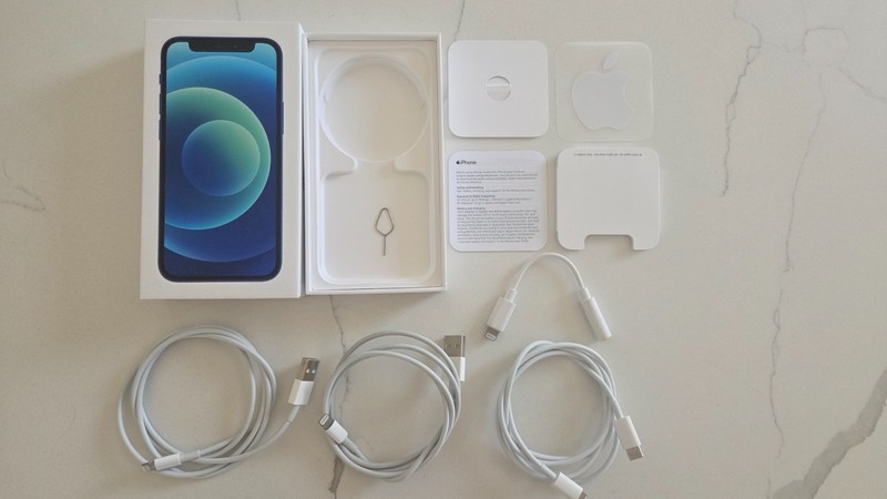 Apple iPhone 12 mini box only, 3 Lightning cables 1M, Lightning to 3.5 mm Adapt