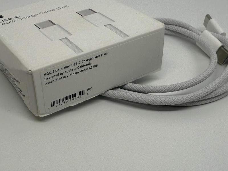 Apple USB-C to USB-C 60W Woven Braided Charge Cable 1m. ​​​A2795. OEM Excellent gallery
