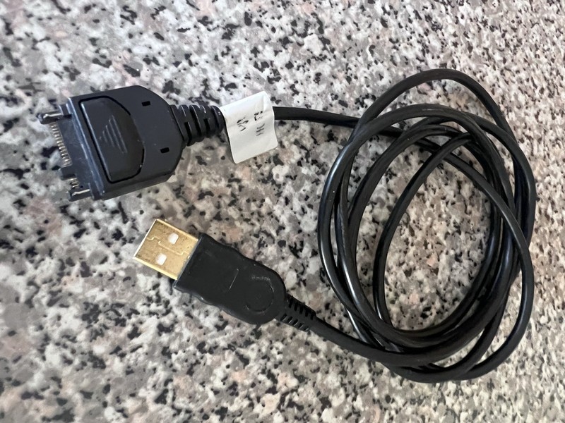 Motorola Startac USB Charging cable. Good Condition gallery