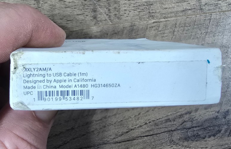 LOT of 6 Apple - 3.3' USB Type A-to-Lightning Charging Cable - White - gallery