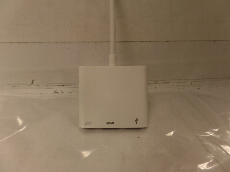 Spigen CA030C USB-C Multiport Digital AV Adapter For MacBook pro/ Air gallery