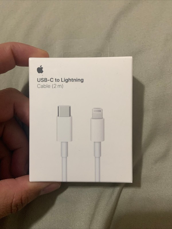 Genuine Apple MQGH2AM/A USB-C to Lightning 2m/6ft Charging Cable – White
