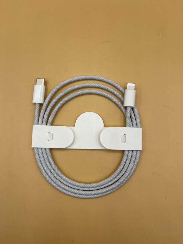 Apple 3ft. (1m) Lightning to type-C Cable – White, Genuine / Authentic