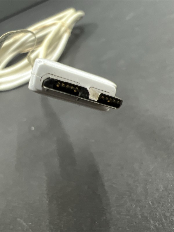 Samsung USB to 21 Pin Data Cable for Galaxy S5 and Note 3 N9000, White gallery