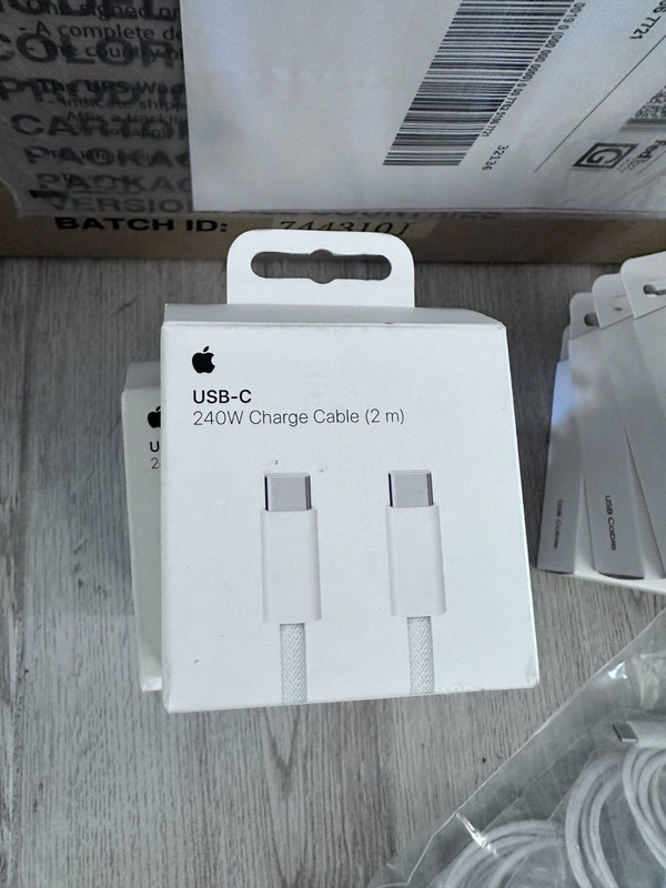 Apple – 240W USB-C Charge Woven Cable (2 m) – White for Apple PC, and more.