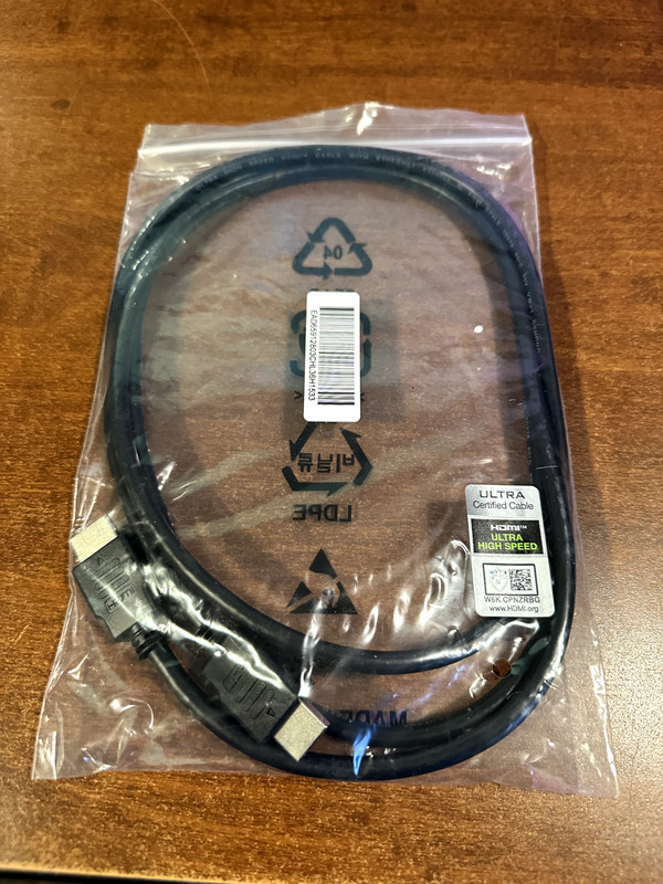 LG Ultra Certified Cable HDMI Ultra High Speed from 27GR95QE-B Monitor
