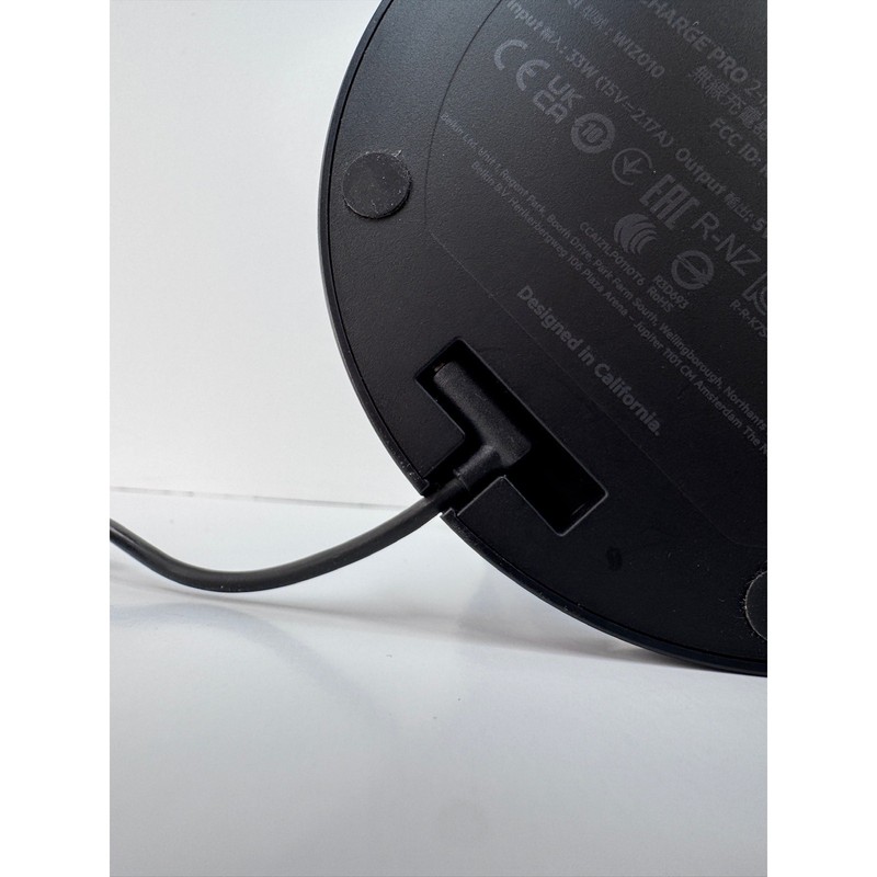 Belkin BoostCharge Pro 2-in-1 (15W) Wireless Charger Stand with MagSafe gallery