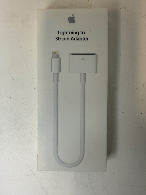 Apple Lightning to 30-pin Adapter Cable (0.2 M) Model A1450 MD824AM/A New
