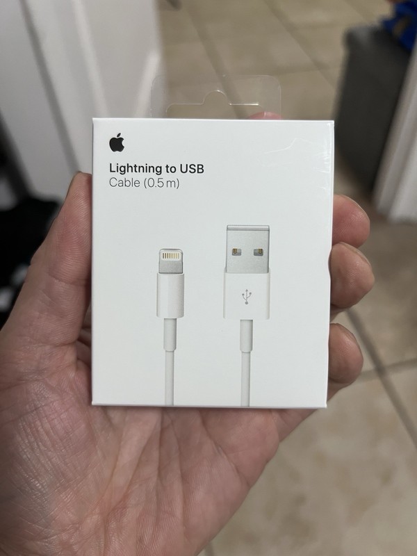 Apple ME291AM/A Lightning to USB Cable – 0.5m – Brand New