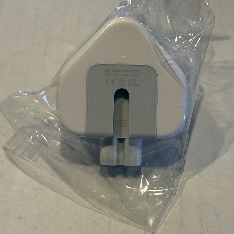 Genuine Apple MacBook iPhone iPad Power Adapter Converter Duckhead UK Plug A1556 gallery