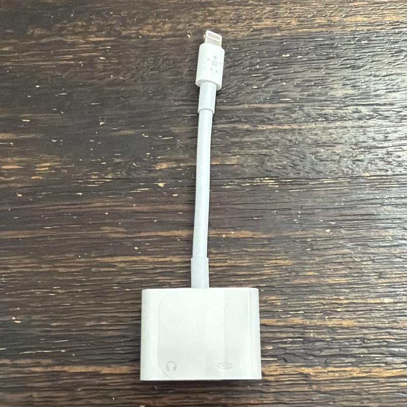GENUINE Belkin 3.5mm Audio + Charge Rockstar FOR Apple iPhone PREOWNED! gallery