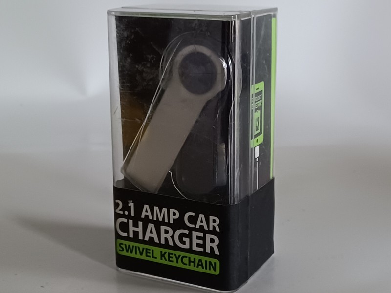 Gadget Gear 2.1 Amp Car Swivel Key Charger Chain , Key Holder Plastic Case gallery