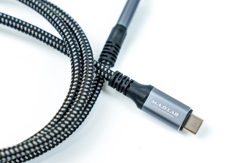 M A D LAB Thunderbolt 4 Cable Compatible ; 240W Fast Charging; 40Gbps USB C D... gallery