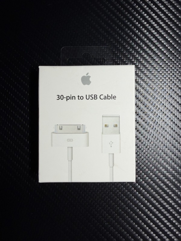 Apple MA591G/C 30-pin to USB Cable