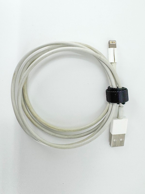 Genuine Apple Lightning Cables - 1 Meter (Pack of 3) Standard USB and USB-C gallery