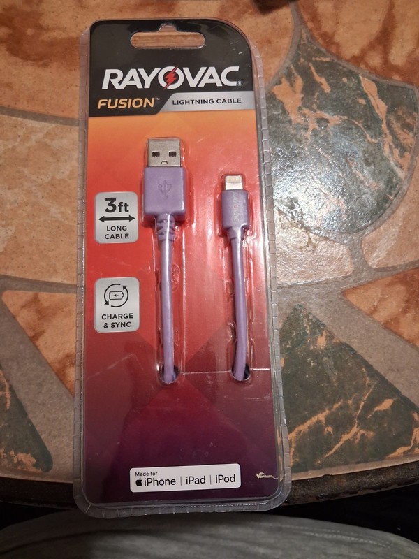 Rayovac Charge And Sync Cable For iPhone 3ft PURPLE New