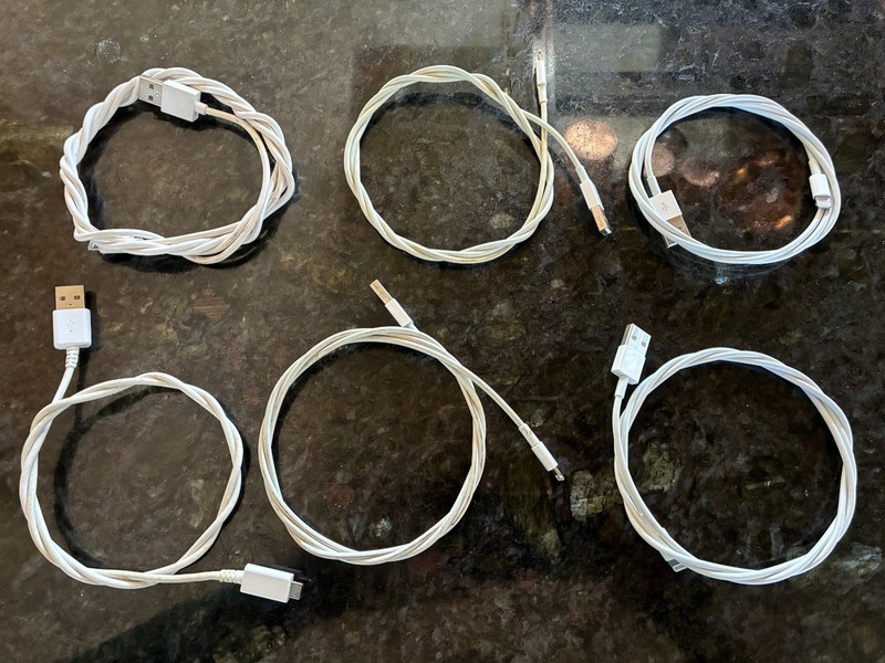 Apple Lightning to USB A Cable 3ft. (1m) – White – Lot Of 6