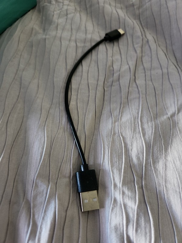 6-Inch USB to USB-C Charging Cable Black NEW – Compact & Durable