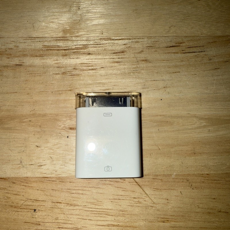Apple USB to 30 Pin Adapter Model A1358