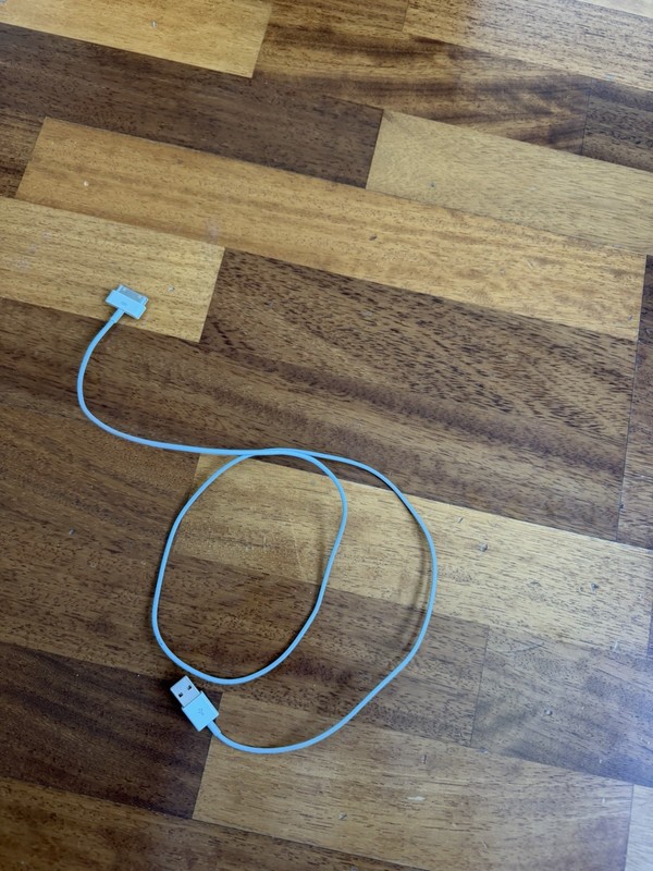 Apple 30-Pin USB Data Sync/Charger Cable