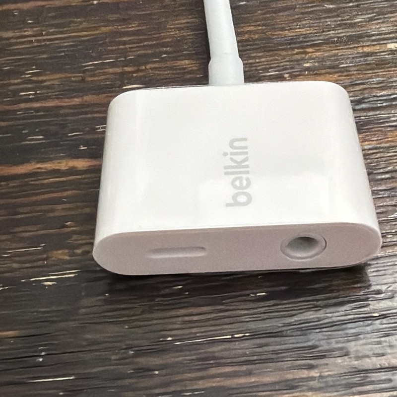 GENUINE Belkin 3.5mm Audio + Charge Rockstar FOR Apple iPhone PREOWNED! gallery
