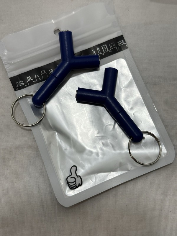3 Key Chain Audio Splitter Y Adapter 3.5mm Male to Dual 3.5mm Female Adapter