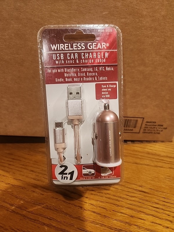 Wireless Gear Dual USB Car Charger With sync and charge cable #G0229