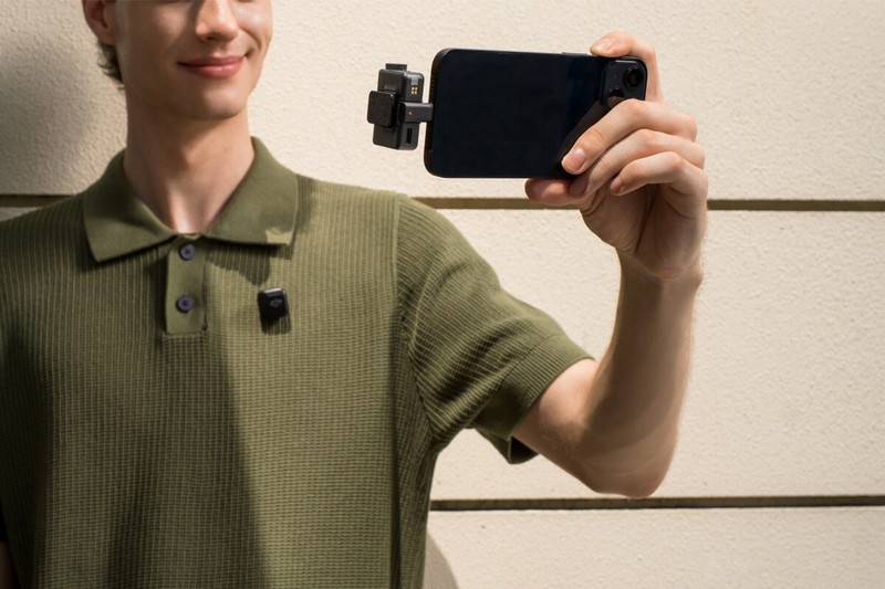 DJI Mic Mini Phone Adapter - Compatible with iPhone 14/13/12/11/XS MAX/XR/8/7 gallery