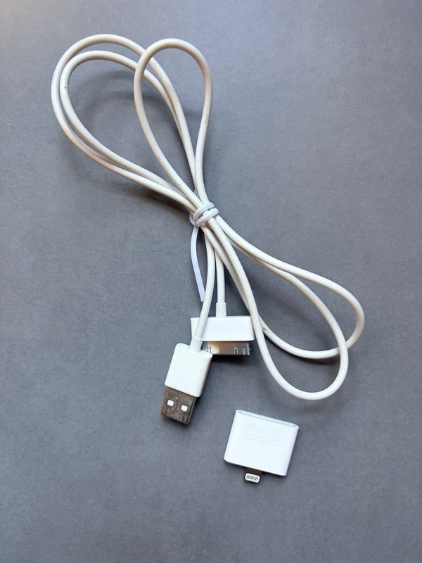 Apple 30-Pin Charging Cable with Apple Lightning to 30-Pin Adapter gallery
